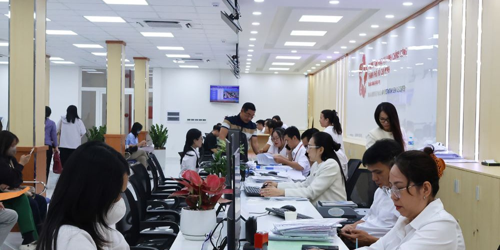 Trung tâm Phục vụ hành chính công TP Hồ Chí Minh ngày đầu vận hành thử nghiệm