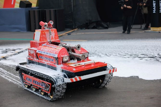 Robot cứu hỏa giúp giảm thiểu nguy hiểm cho cán bộ, chiến sĩ phòng cháy chữa cháy.