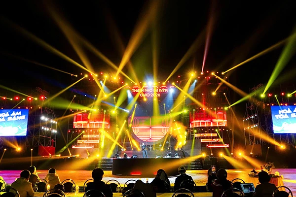 Tổng duyệt chương trình. Tổng duyệt chương trình.