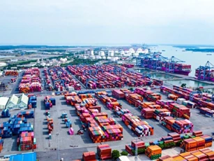 Gần 500 container chè Việt mắc kẹt tại Pakistan được tái xuất sang cảng khác