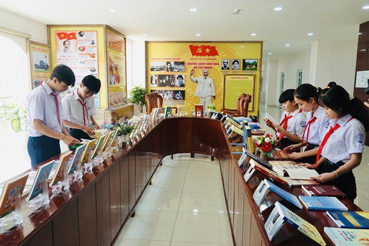 Trang bị hơn 10.600 bản sách lý luận, chính trị trên địa bàn TP Hồ Chí Minh