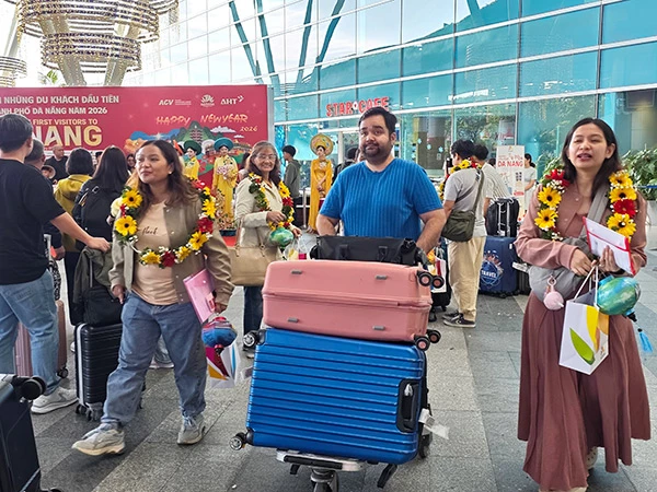 Sân bay quốc tế Đà Nẵng nhộn nhịp đón khách dịp năm mới 2026.