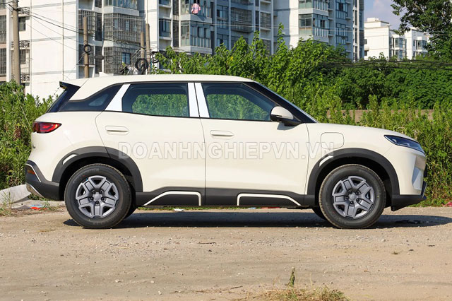 SUV hạng B công suất 177 mã lực, giá hơn 280 triệu đồng