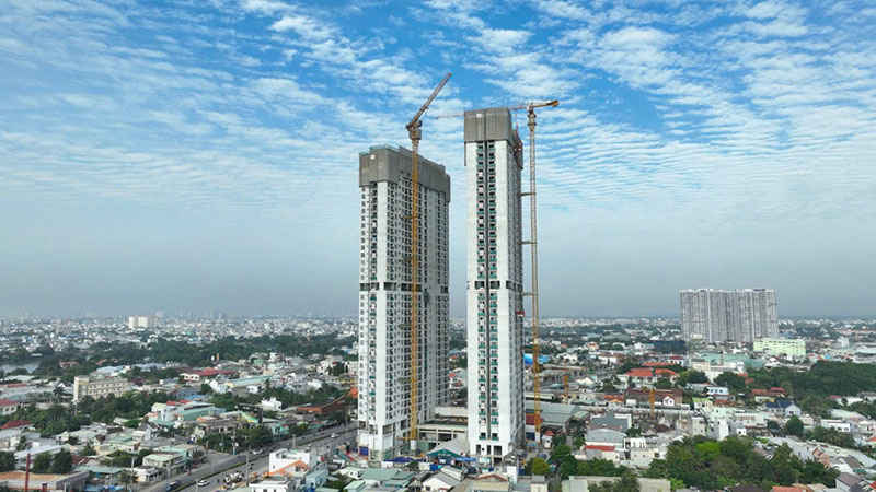 Lê Phong Group cất nóc dự án khu căn hộ cao cấp The Emerald 68