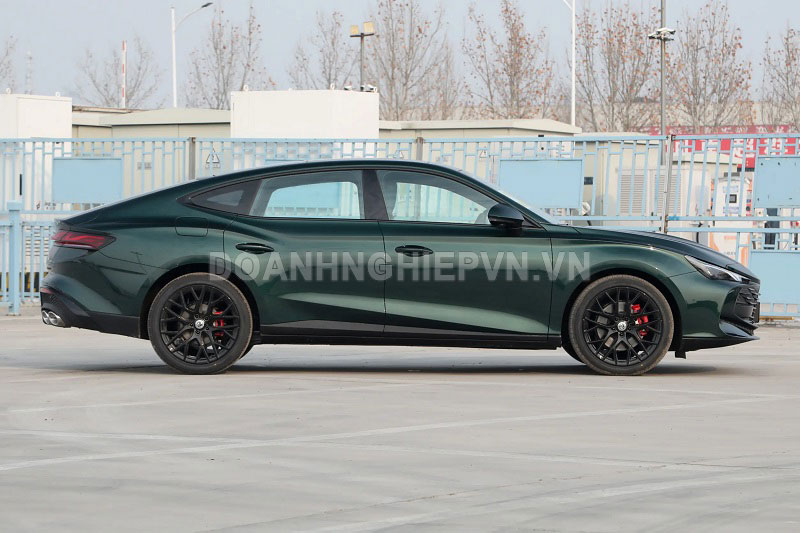 Đối thủ của Toyota Camry trình làng: Công suất 261 mã lực, giá từ 440 triệu đồng