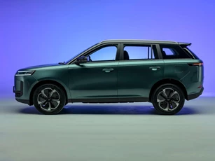 SUV động cơ tăng áp, giá gần 780 triệu đồng, cạnh tranh Toyota Corolla Cross