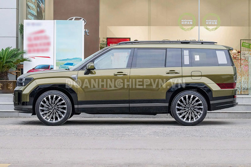 Hyundai Santa Fe 2026 ra mắt, giá gần 740 triệu đồng