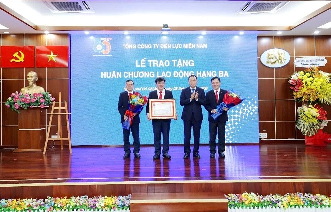 Năm 2025, EVNSPC vinh đự được Đảng, Nhà nước trao tặng Huân chương Lao động hạng Ba.