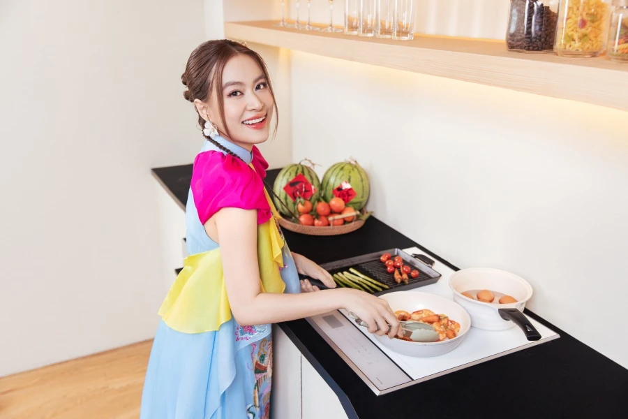 Ca sĩ Hoàng Thuỳ Linh. Ca sĩ Hoàng Thuỳ Linh.