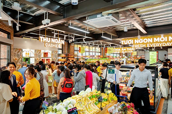 Khai trương tổ hợp siêu thị thực phẩm cao cấp Mena Gourmet tại 547 Huỳnh Tấn Phát, phường Tân Thuận, TP Hồ Chí Minh. 