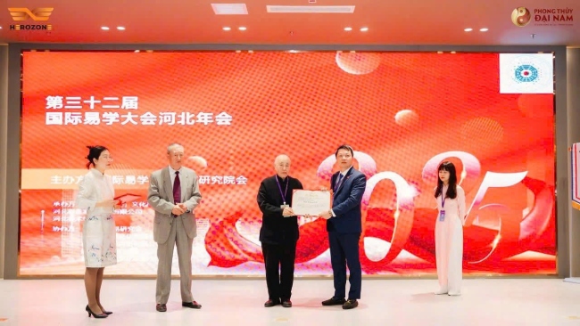 Ông Nguyễn Trọng Mạnh giữ chức Phó Chủ tịch Hiệp hội Dịch học Quốc tế Thượng Hải