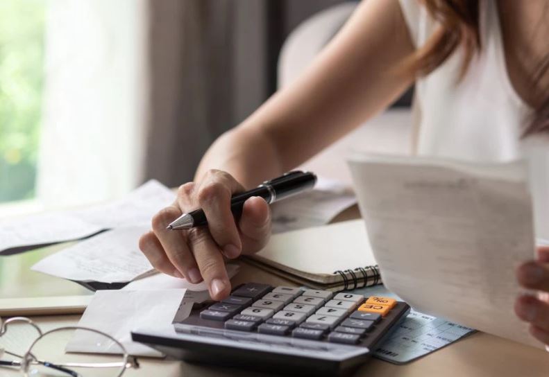 Tết không còn nỗi lo tiền bạc nhờ 9 cách chi tiêu thông minh