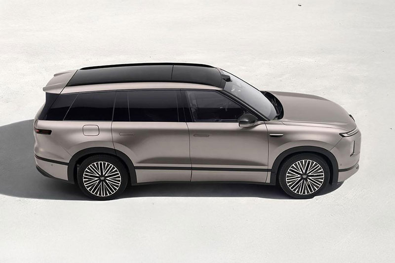 SUV lớn hơn BMW X7, công suất 510 mã lực