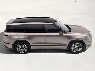 SUV lớn hơn BMW X7, công suất 510 mã lực