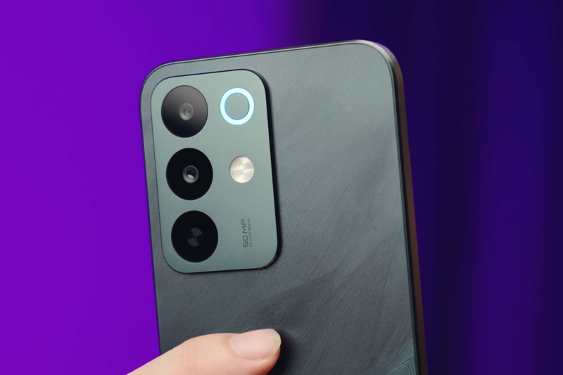 Smartphone độ bền quân đội, RAM 8GB, pin 7.000mAh, giá gần 6 triệu tại Việt Nam