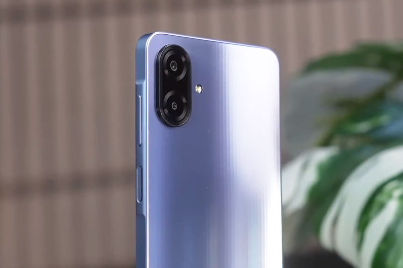 Smartphone Samsung kết nối 5G, chống nước, giá hơn 4 triệu đồng tại Việt Nam