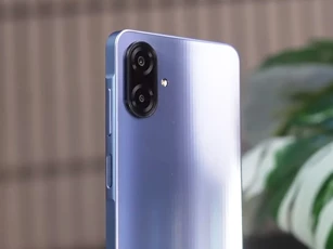 Smartphone Samsung kết nối 5G, chống nước, giá hơn 4 triệu đồng tại Việt Nam