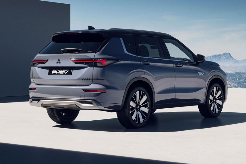 SUV Mitsubishi công suất 248 mã lực, di chuyển 72km không cần đổ xăng, giá hơn 950 triệu đồng