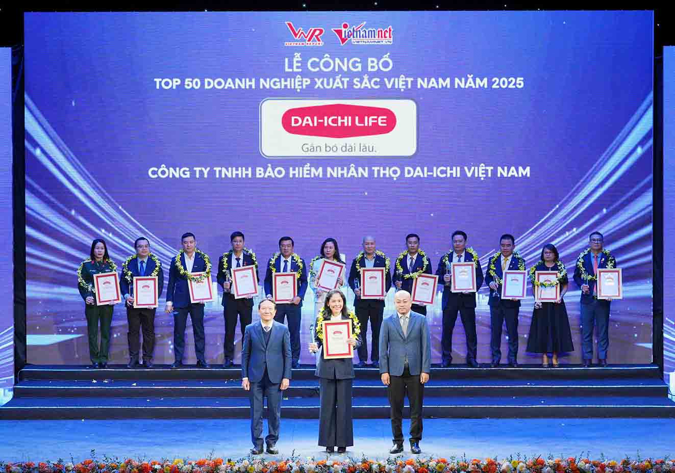 Dai-ichi Life đạt danh hiệu Top 500 Doanh nghiệp lớn nhất Việt Nam 2025
