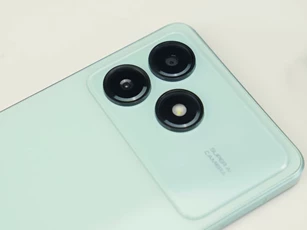 Smartphone RAM 4 GB, pin 5.000 mAh, giá gần 2 triệu tại Việt Nam