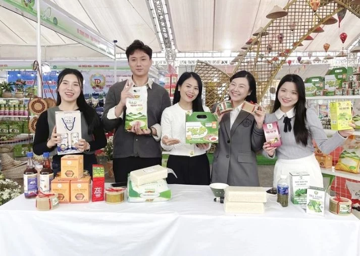 Phiên livestream quảng bá sản phẩm nông nghiệp tại Hội nghị kết nối cung cầu sản phẩm nông sản, thực phẩm an toàn tỉnh Thanh Hóa năm 2025. Ảnh: Báo Thanh Hóa.