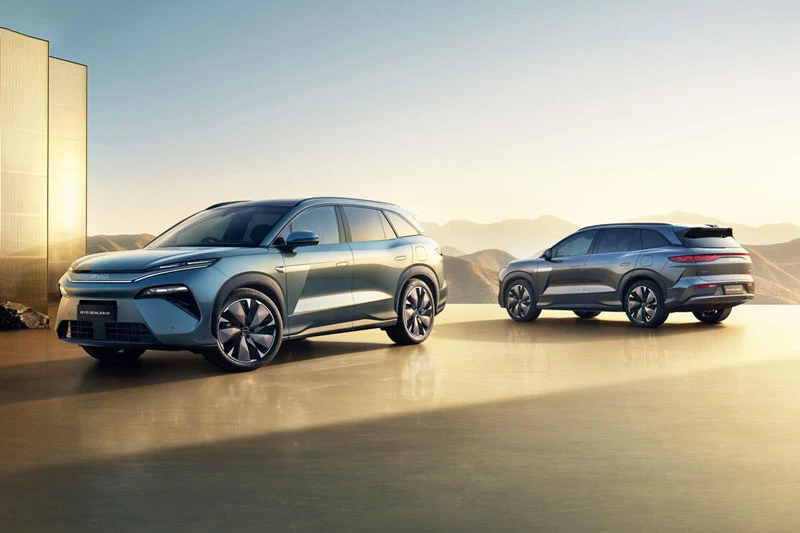 BYD Sealion 8 PHEV 2026. 