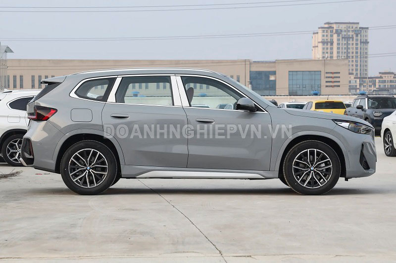 SUV hạng sang công suất 313 mã lực, giá từ 860 triệu đồng