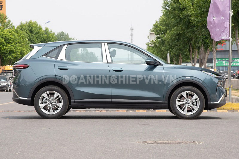 SUV cùng phân khúc với Toyota Corolla Cross, công suất 166 mã lực, giá hơn 410 triệu đồng