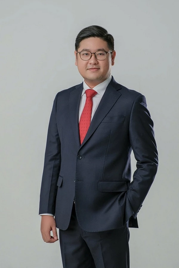 Ông Vũ Hồng Quân - Chủ tịch Hội Doanh nhân trẻ tỉnh Gia Lai, nhà sáng lập Công ty TNHH Quy Nhơn Scitech. Ông Vũ Hồng Quân - Chủ tịch Hội Doanh nhân trẻ tỉnh Gia Lai, nhà sáng lập Công ty TNHH Quy Nhơn Scitech.