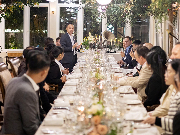 Menas tổ chức thử rượu vang và thịt nguội Italia tại Đà Nẵng