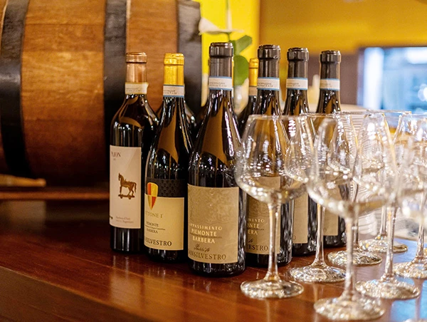 Sự kiện đánh dấu cột mốc Menas vừa nhập khẩu 20.000 chai rượu vang Costa di Bussia, San Silvestro, La Fiammenga, cùng các dòng thịt nguội và thịt hun khói Subalpino cao cấp từ Ý.