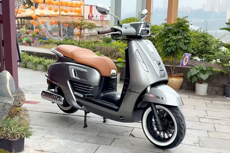 Xe tay ga 250cc, phanh ABS 2 kênh, giá gần 57 triệu đồng