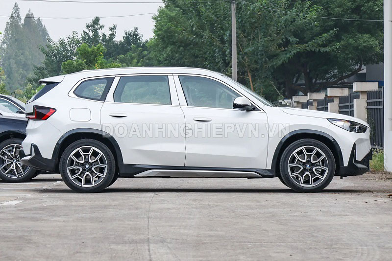 SUV hạng sang công suất 313 mã lực, giá 860 triệu đồng