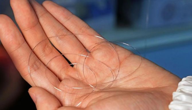 Đột phá công nghệ: Trung Quốc chế tạo thành công 'chip sợi' có thể dệt vào quần áo