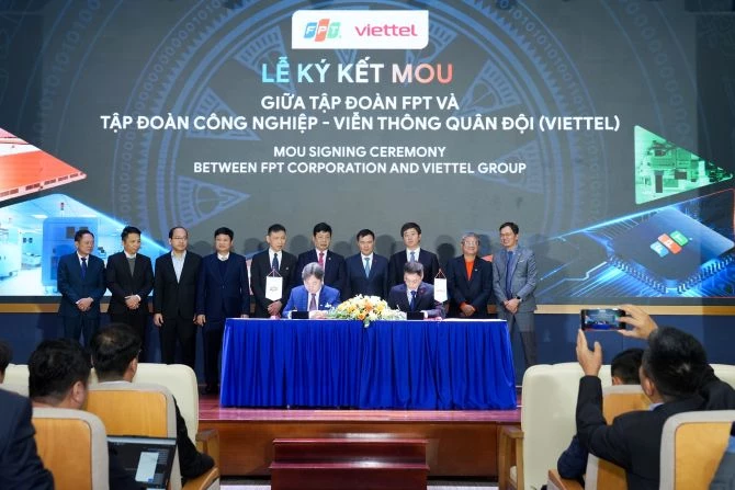 FPT ký kết hợp tác toàn diện với Viettel. Ảnh: Báo điện tử Chính phủ.