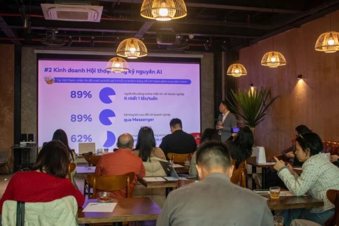 Ông Khôi Lê chia sẻ về 5 xu hướng mạng xã hội năm 2026 giúp doanh nghiệp Việt Nam định hướng kinh doanh. Ảnh: Thu Hắng/Hà Nội mới.