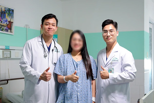 Bệnh nhân rất cảm kích khi được điều trị kịp thời.