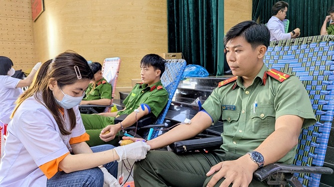 Tiếp nhận 357 đơn vị máu từ lực lượng công an tỉnh An Giang