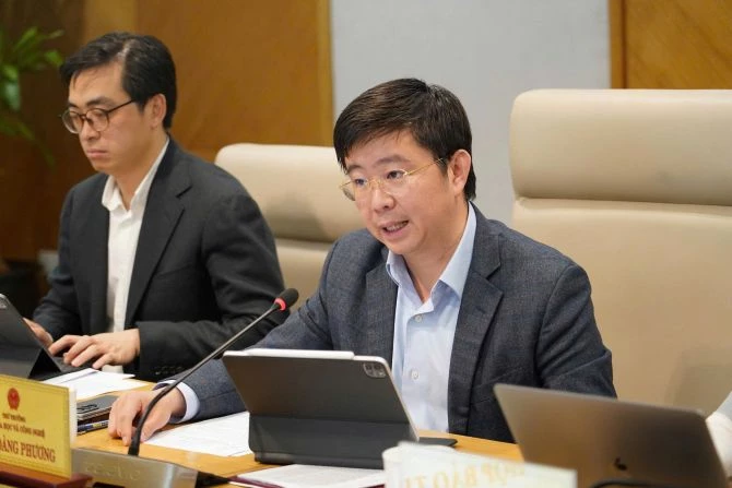 Thứ trưởng Bùi Hoàng Phương tại buổi họp báo.