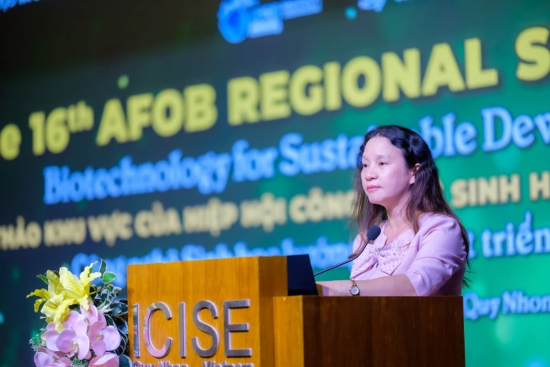 bà Võ Cao Thị Mộng Hoài - Phó Giám đốc Sở Khoa học và Công nghệ tỉnh Gia Lai, phát biểu khai mạc hội thảo.