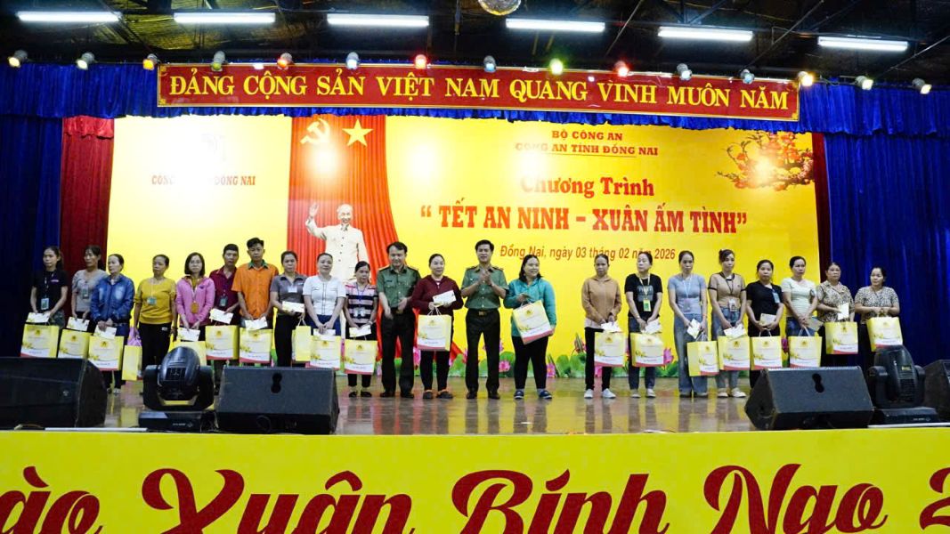 'Tết An ninh' ấm lòng công nhân Đồng Nai