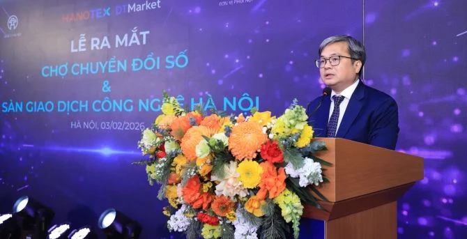Phó Chủ tịch UBND thành phố Trương Việt Dũng phát biểu tại Lễ ra mắt Chợ Chuyển đổi số (DTMarket) và Sàn giao dịch Công nghệ Hà Nội (HanoTEX).