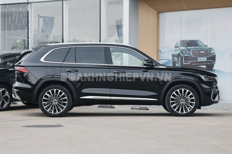 SUV cùng phân khúc với Hyundai Santa Fe, công suất 218 mã lực, giá hơn 520 triệu đồng