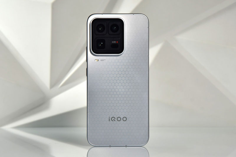 Smartphone gaming cấu hình ‘siêu khủng’, trang bị đỉnh cao, pin 7.400mAh, giá hơn 21 triệu