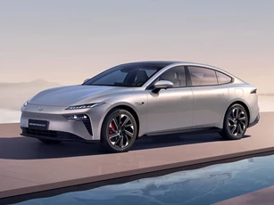 Xe sedan hạng D công suất 544 mã lực, trang bị tiên tiến, giá hơn 1,1 tỷ đồng