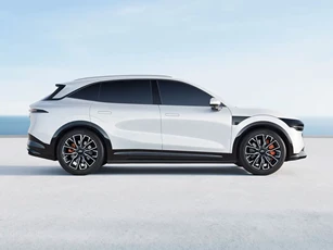 SUV công suất 646 mã lực, giá giá hơn 1,2 tỷ đồng