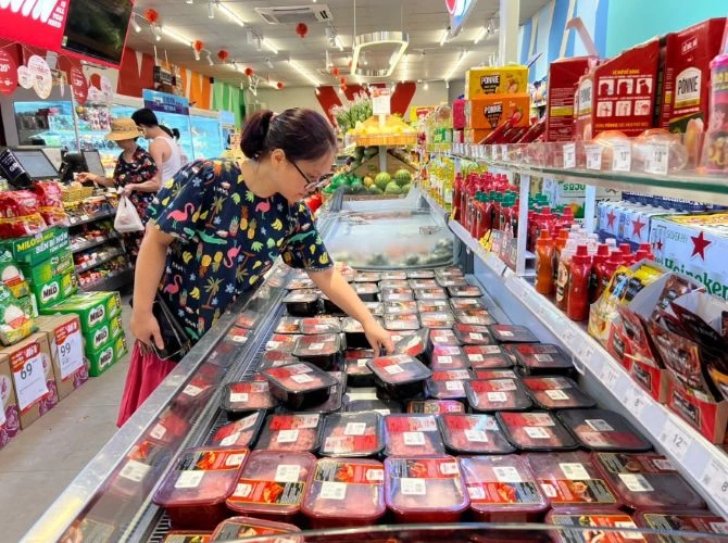 Người tiêu dùng sẽ được bảo vệ tốt hơn trong thời gian tới. Ảnh: Hà Nội mới.