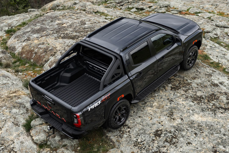 ‘Kẻ ngáng đường’ Ford Ranger chốt giá từ 970 triệu đồng