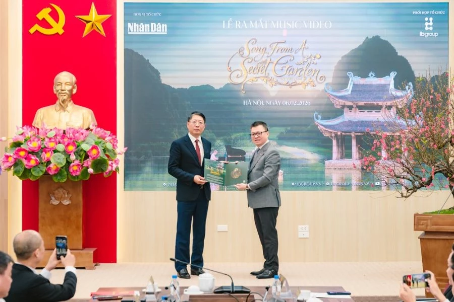 Ông Lê Quốc Minh, Ủy viên Ban Chấp hành Trung ương Đảng, Tổng Biên tập, Bí thư Đảng ủy Báo Nhân Dân, Phó Trưởng Ban Tuyên giáo và Dân vận Trung ương, Chủ tịch Hội Nhà báo Việt Nam Ông Lê Quốc Minh, Ủy viên Ban Chấp hành Trung ương Đảng, Tổng Biên tập, Bí thư Đảng ủy Báo Nhân Dân, Phó Trưởng Ban Tuyên giáo và Dân vận Trung ương, Chủ tịch Hội Nhà báo Việt Nam