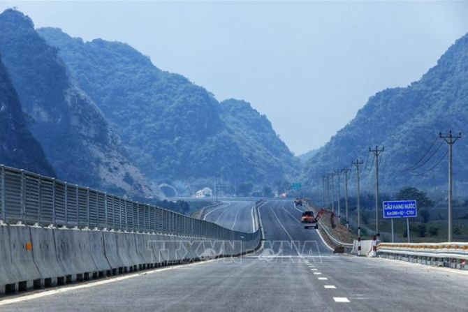 Gấp rút hoàn thiện thủ tục và kỹ thuật để thu phí 5 tuyến cao tốc Bắc - Nam từ ngày 1/3